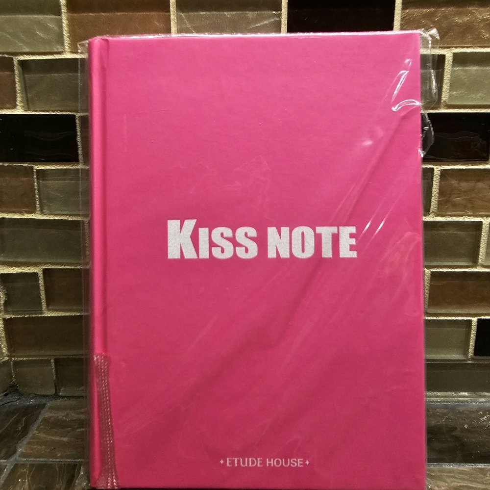 KPOP KISS Note Etude House - SHINee and Dara